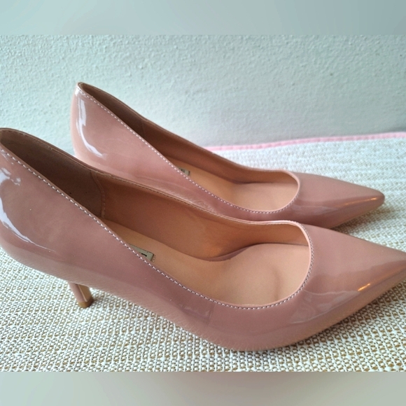June In Love Beige Pumps Women's Shoes Pointed Low Heels Size 7 - Picture 5 of 7